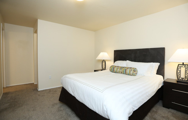 3 beds, 2 baths, 1,153 sqft, $2,285, Unit F 207