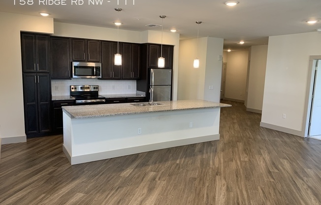158 Ridge Rd NW