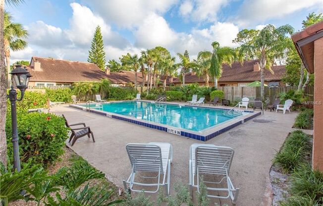 Beautiful 2/2 Towhhouse Feel Condo  x Rent in Winter Park next to Full Sail University !