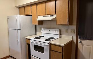 2 beds, 1.5 baths, $925, Unit #18