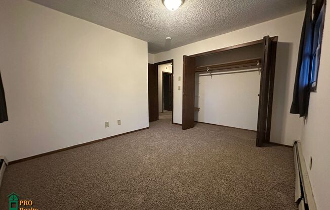 3 beds, 1.5 baths, $1,495, Unit 02