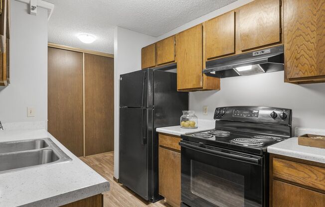 1 bed, 1 bath, 746 sqft, $1,265, Unit 324