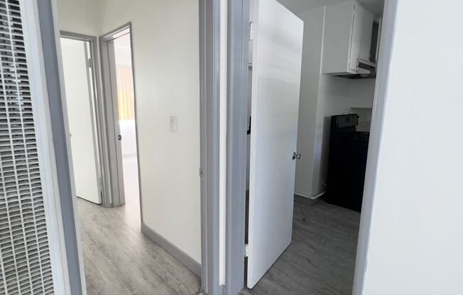 10942-10948 Crenshaw Blvd (Hexagon Eagles LLC)