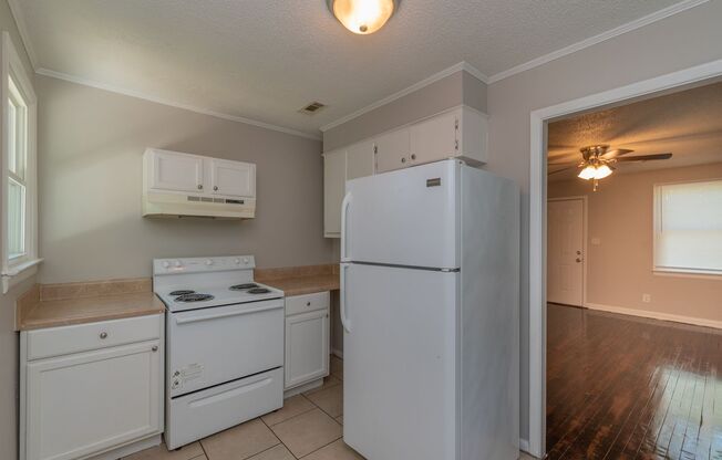 3 beds, 1 bath, $1,000