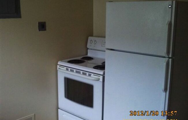 2 bed, 1 Bath, 900 SF with washer/dryer hookups and a large, fenced yard.