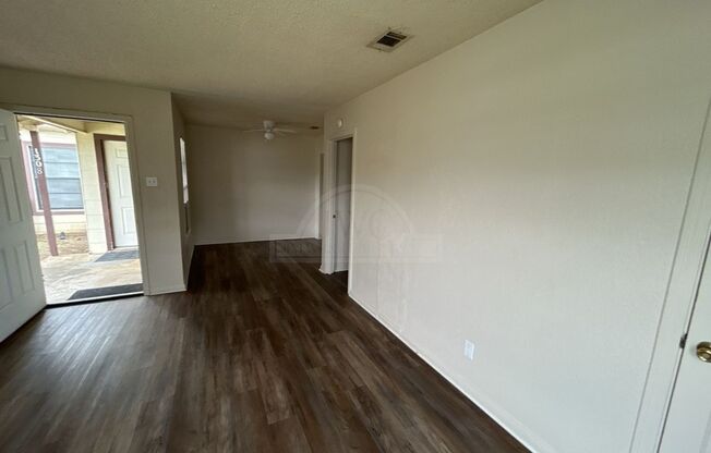 1 bed, 1 bath, $675, Unit 1306 Jacqueline St