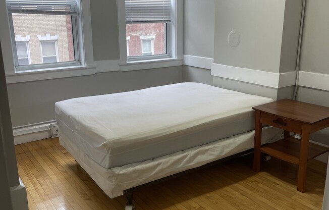 2 beds, 1 bath, , $3,700, Unit 3F