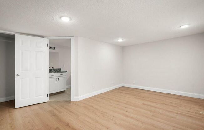 Charming Comfort Awaits at 45 W 55th St (All Utilities Included)