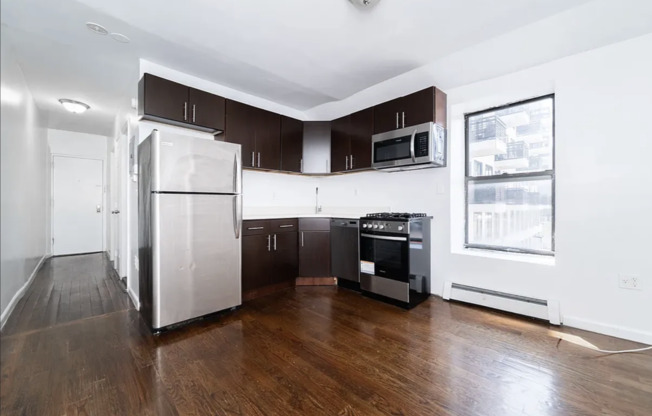 879 DEKALB AVE