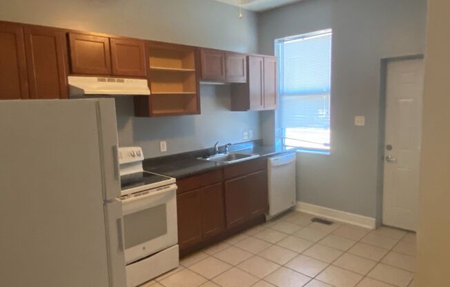 2 beds, 1 bath, 1,000 sqft, $1,025, Unit 1