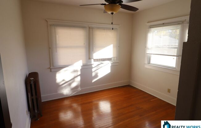 2 beds, 1 bath, $1,350