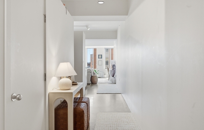 1 bed, 1 bath, 917 sqft, $4,500, Unit 414