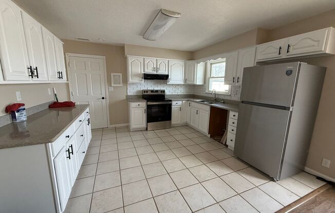 3 beds, 1 bath, $1,475