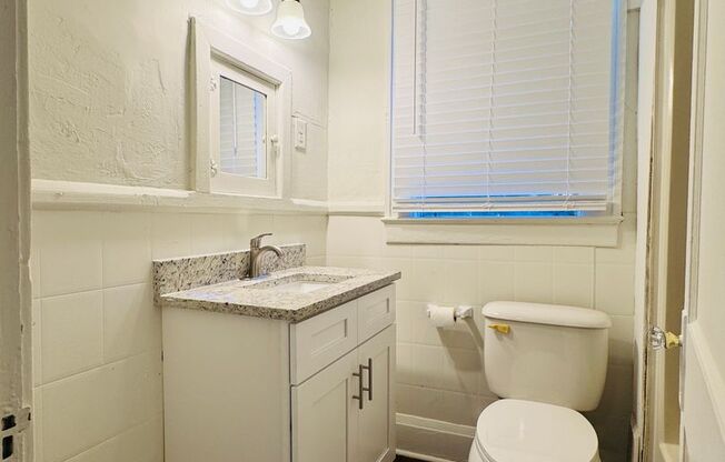 2 beds, 1 bath, $1,195, Unit 945 1/2