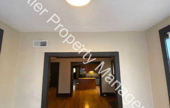 2 beds, 1 bath, $1,345, Unit 4048 Cleveland Apt 2W