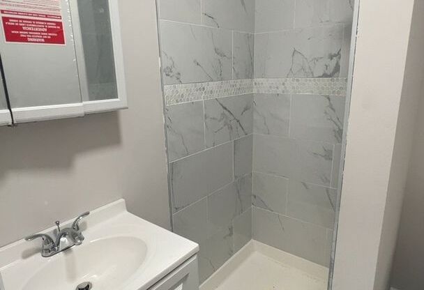 2 beds, 2 baths, $1,925, Unit 3R