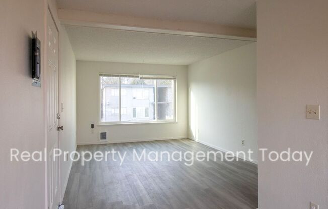 1 bed, 1 bath, 611 sqft, $1,350, Unit Unit 3