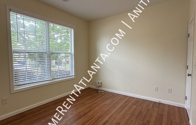 504 TULIP LN