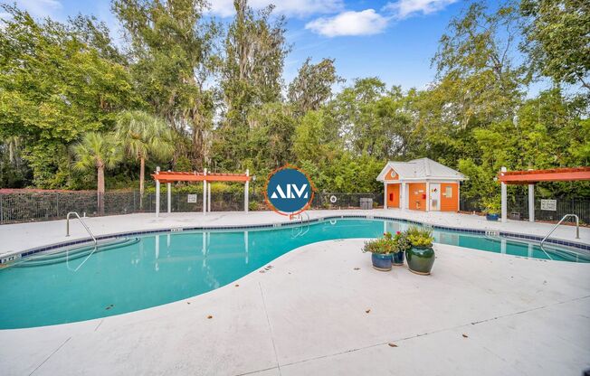 Modern 3-Bed Condo: Lovely Appliances, LVP Flooring and More!