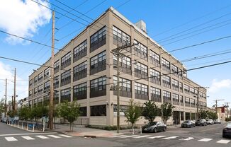 2 beds, 2 baths, 820 sqft, $4,095, Unit 6J