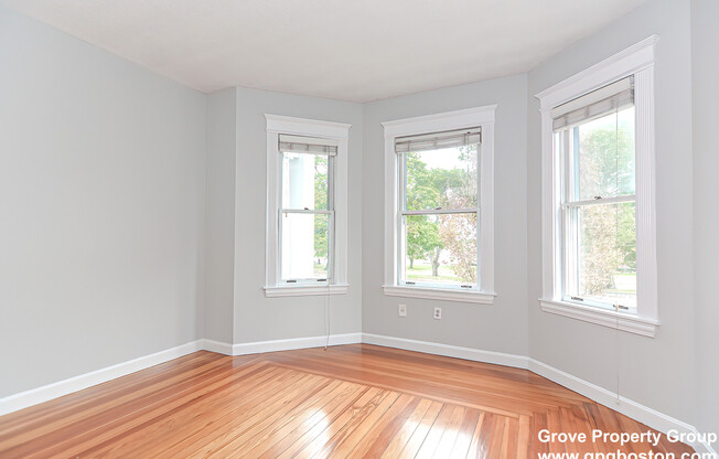 83 FARRAGUT RD
