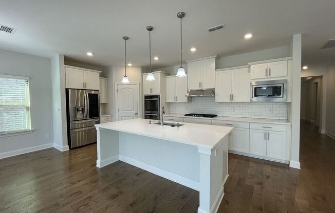 Beautiful home in Foxland Harbor