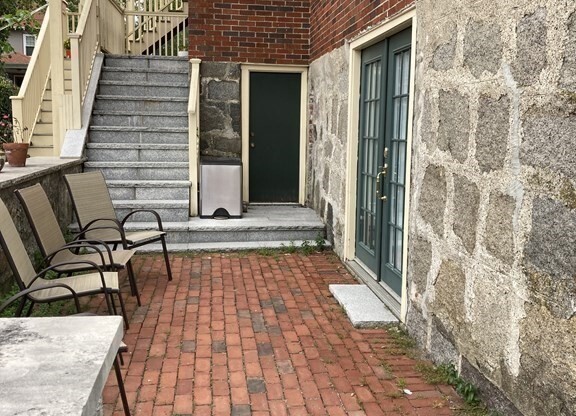 6 Highland Ave