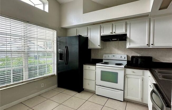 A Charming 2-Bedroom Villa Close to Orlando International Airport.