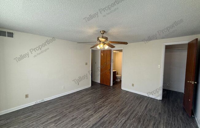 2 beds, 2 baths, 900 sqft, $1,249, Unit H