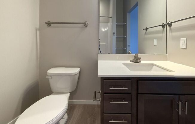3 beds, 2 baths, 1,250 sqft, $2,599, Unit 4 - 327