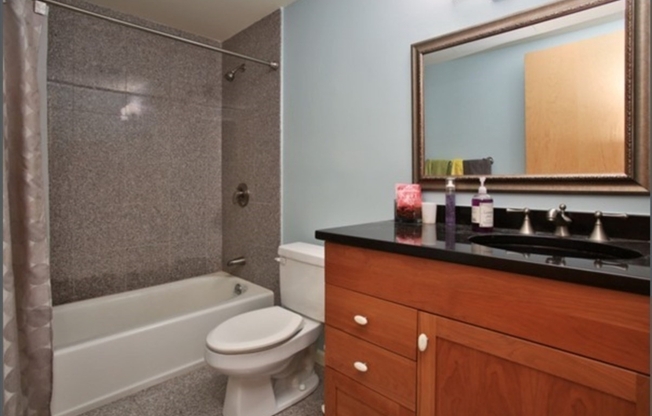 3 beds, 2 baths, 1,620 sqft, $6,200, Unit 4E