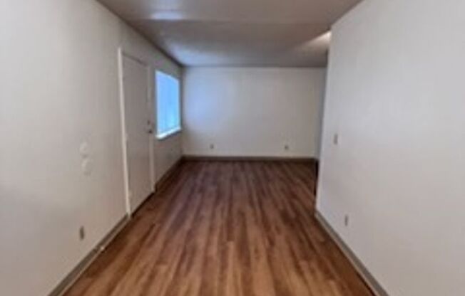 1 bed, 1 bath, $1,000, Unit 1926 K St