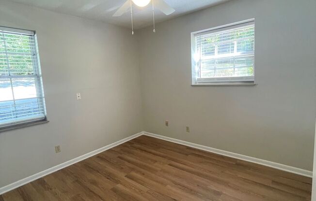 2 beds, 1 bath, $1,175, Unit Apt 3