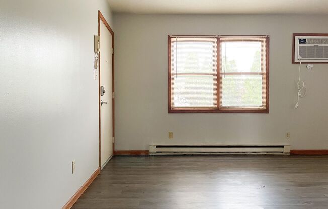 Streeter Court Apartments (Deed Holdings - 5050, LLC)