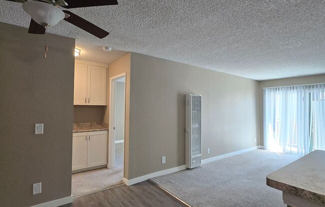 1 bed, 1 bath, 640 sqft, $1,995, Unit 648 - 71