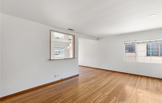 1745 N Mariposa Ave