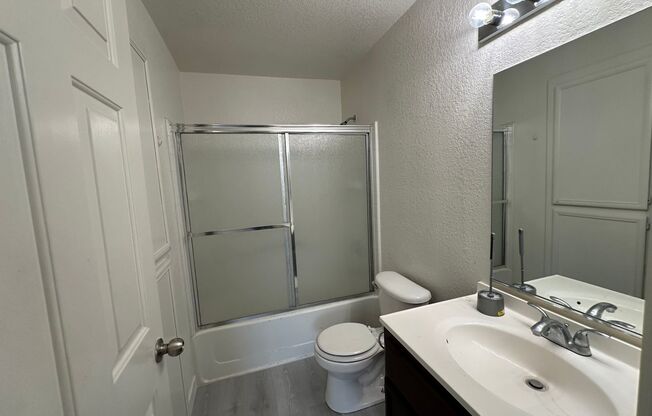 3 beds, 2 baths, $1,345, Unit # 2154