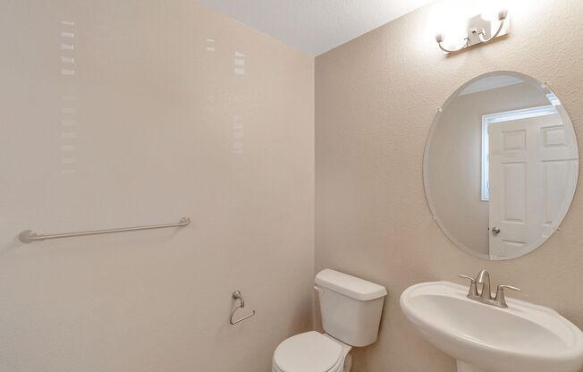 Green Valley Ranch 3BR | Walk-In Closet | Washer/Dryer | Reserved Parking