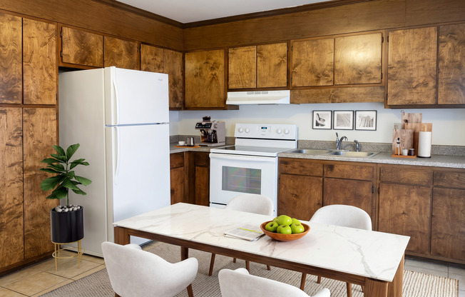 2 beds, 1.5 baths, 907 sqft, $1,325, Unit 18D