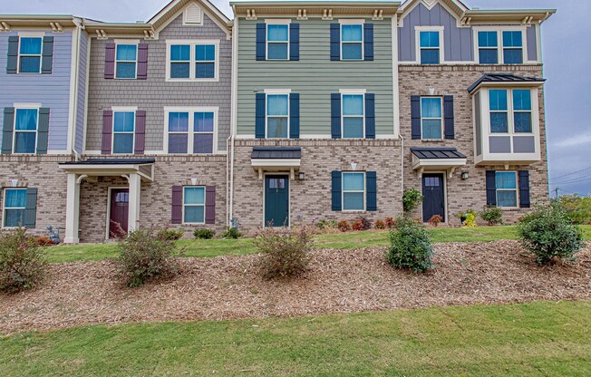 Off WadeHampton - 3 Story Townhome in Highview Townes Subdivision!