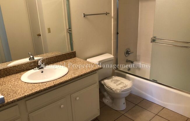 2 beds, 1 bath, 1,096 sqft, $2,675, Unit 0J09