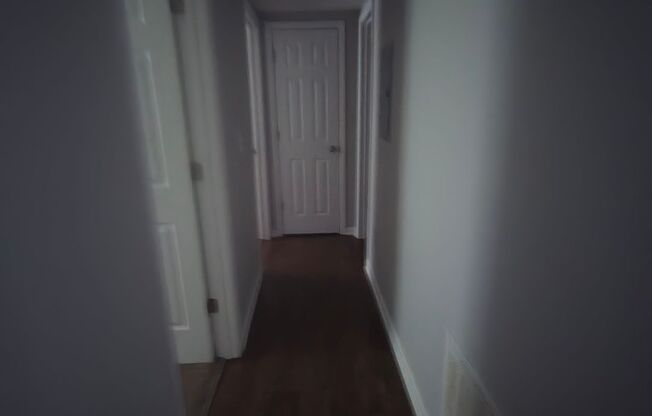 2 beds, 1 bath, 750 sqft, $925, Unit 03