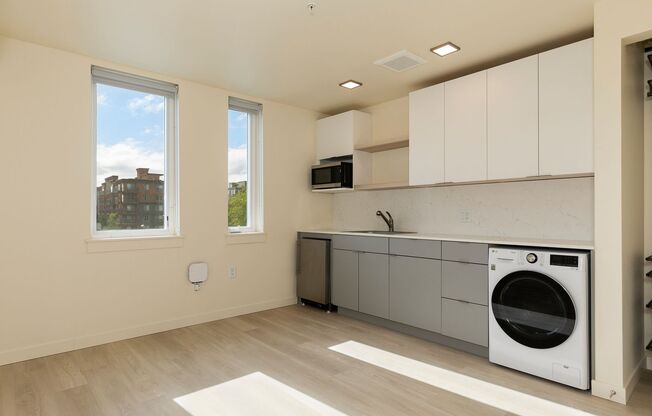 Chinook Apartments