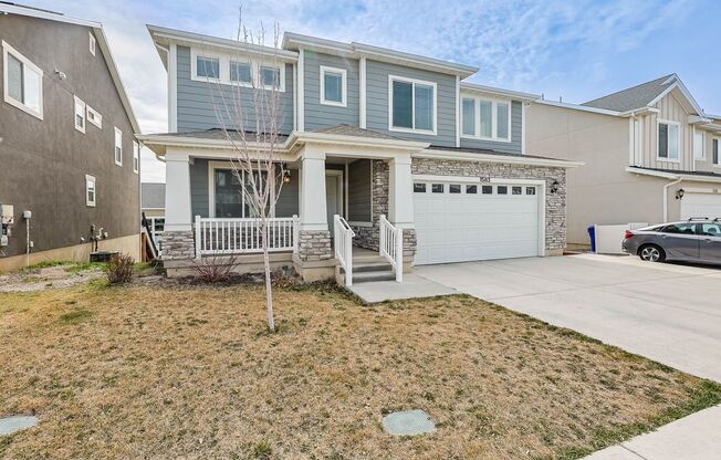 6 Bedroom 3.5 Bathroom House in Saratoga Springs!