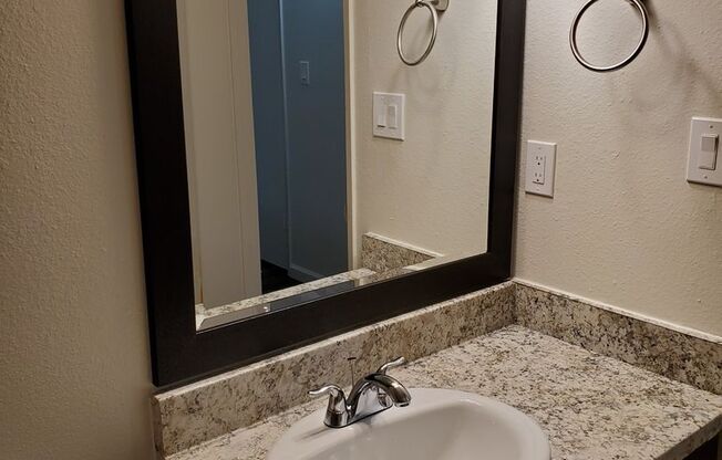 2 beds, 1.5 baths, 900 sqft, $1,620, Unit B 152