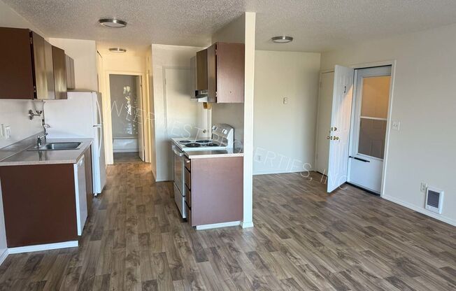 1 bed, 1 bath, 527 sqft, $1,250, Unit 32-2