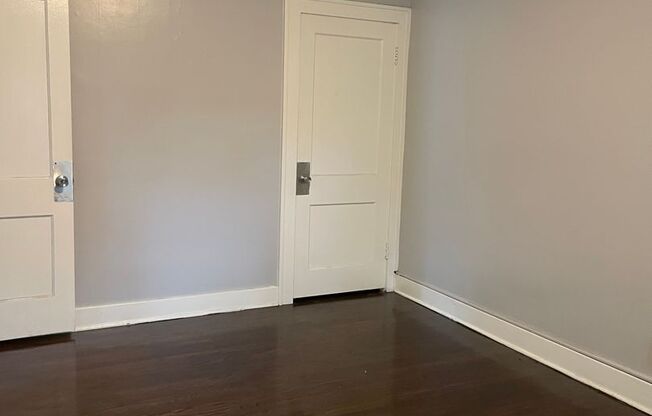 1 bed, 1 bath, 600 sqft, $700, Unit #19