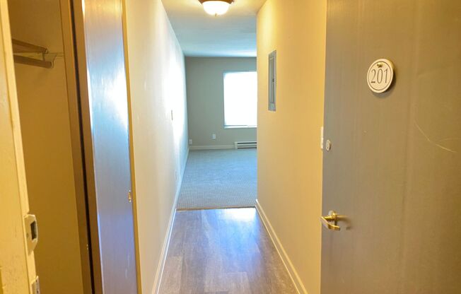 Convenient location, modern kitchen and bathroom