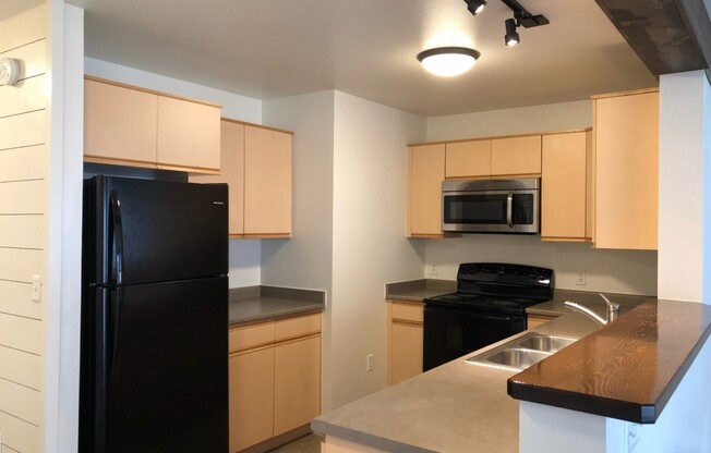 2 beds, 1 bath, 840 sqft, $1,325, Unit 4266-12