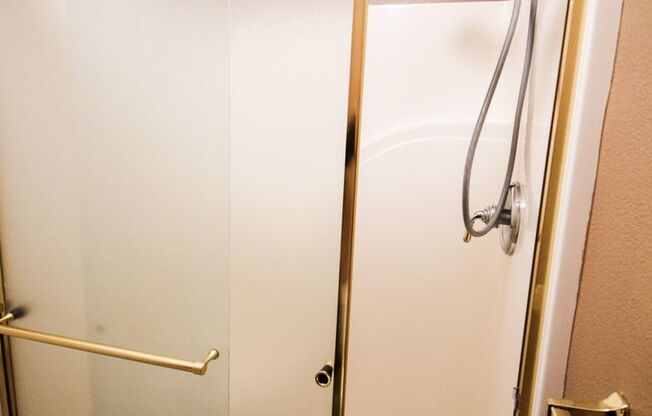 4 beds, 2.5 baths, $3,295